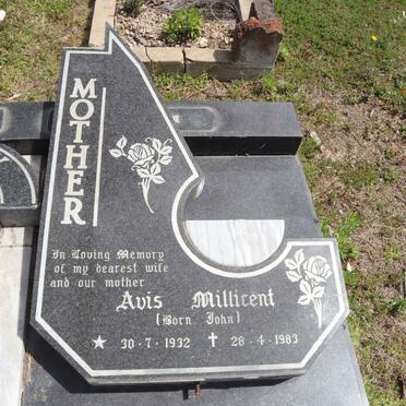 PILLAY Thomas 1929-2001 & Avis Millicent JOHN 1932-1983 _3