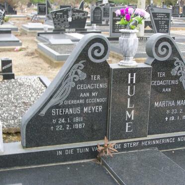 HULME Stefanus Meyer 1911-1987 &amp; Martha Maria 1910-1999