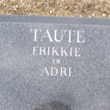 YS 820 Taute Frikkie _ Adri