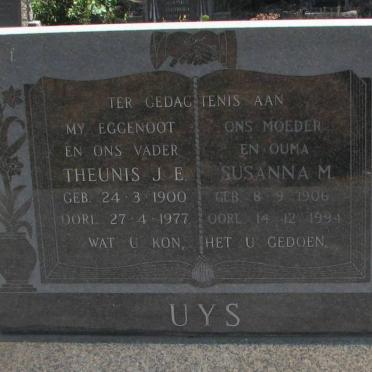 UYS Theunis J.E. 1900-1977 &amp; Susanna M. 1906-1994