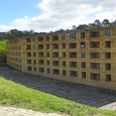 2. Gedenkmuur / Memorial Wall