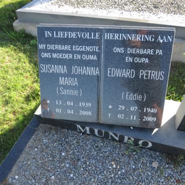 MUNRO Edward Petrus 1940-2009 &amp; Susanna Johanna Maria 1939-2008