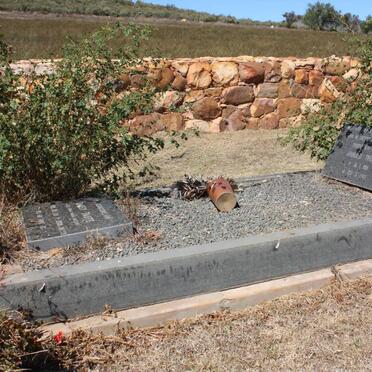 TAUTE Arnold 1911-1981 &amp; Dinah Maria MASSYN 1909-2000