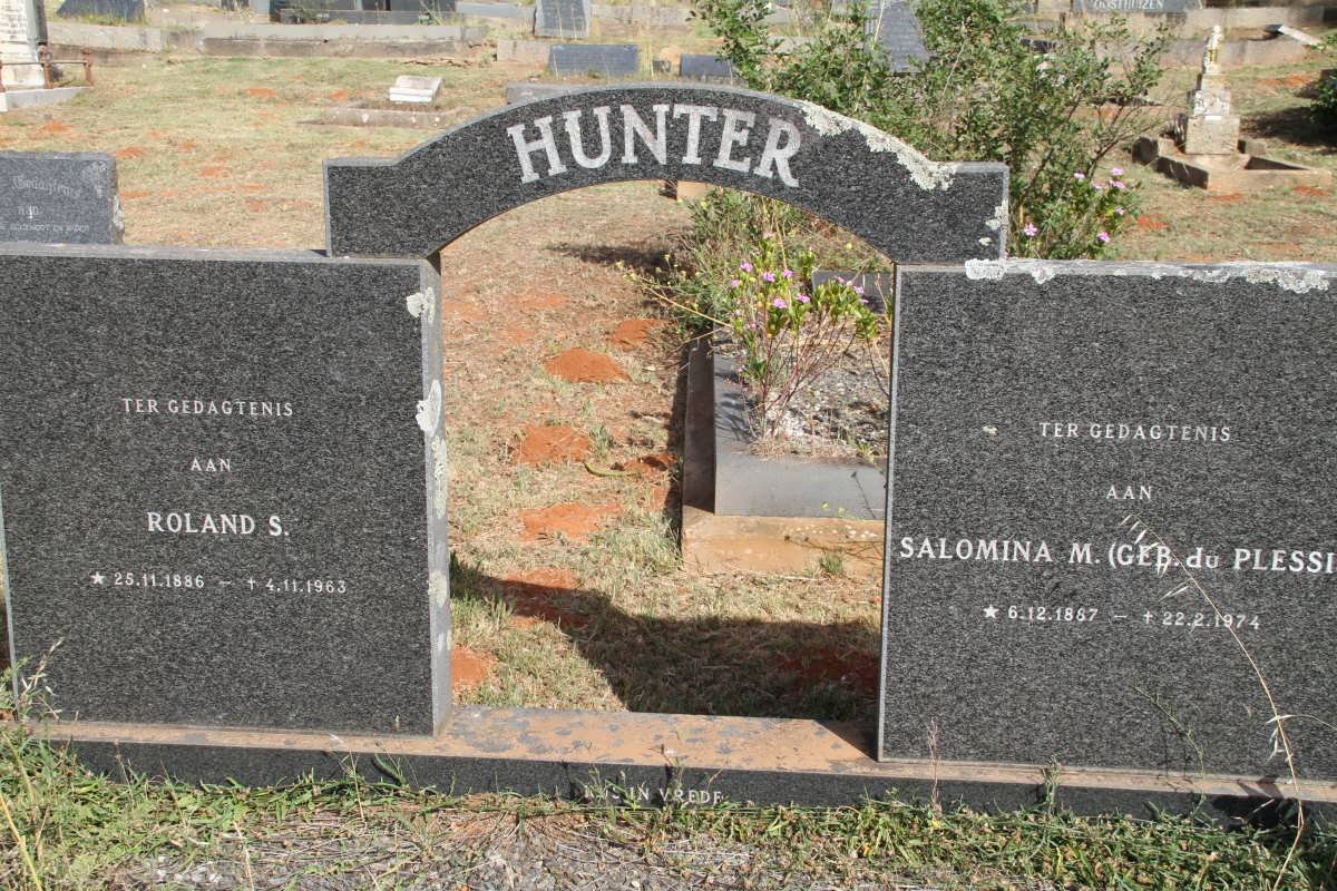 HUNTER Roland S. 1886-1963 &amp; Salomina M. DU PLESSIS 1867-1974