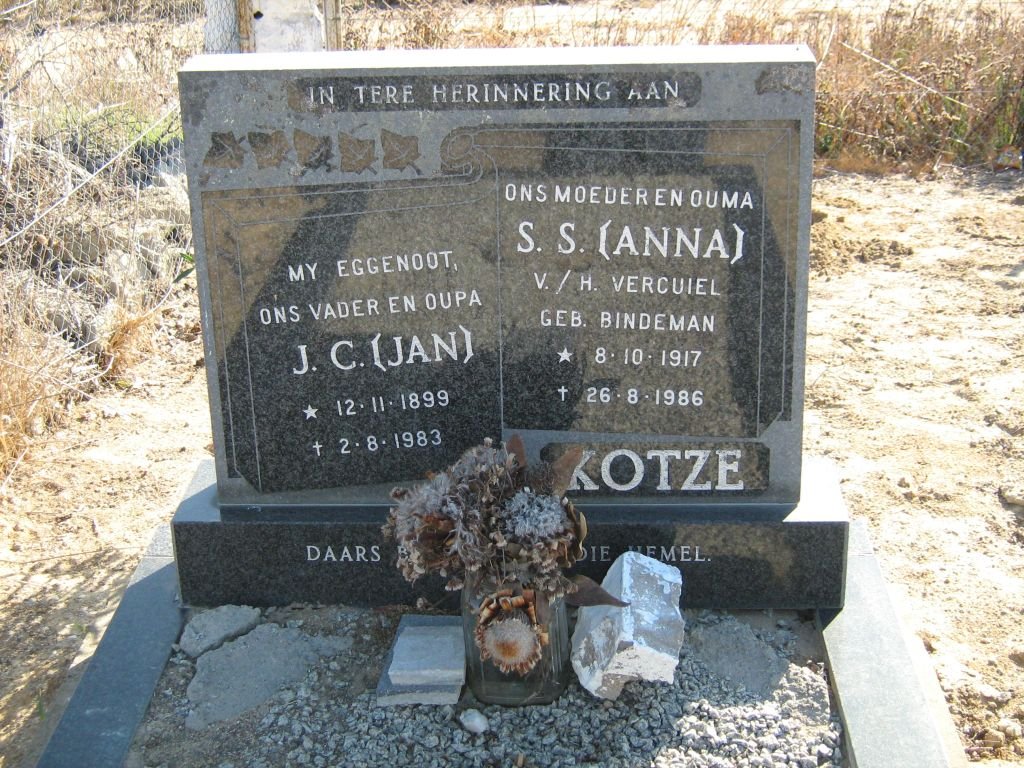 KOTZE J.C. 1899-1983 &amp; S.S. formerly VERCUIEL nee BINDEMAN 1917-1986