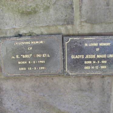 LINNELL A.E. 1901-1991 &amp; Gladys Jessie Maud 1910-1989