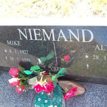 NIEMAND Mike 1927-1998 &amp; Alta 1928-