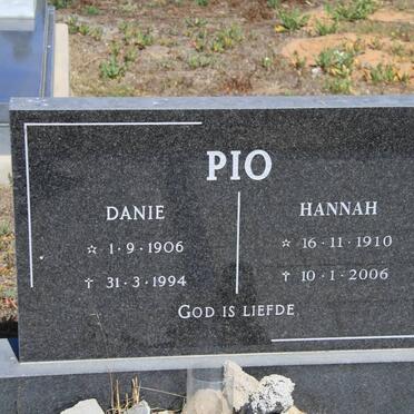 PIO Danie 1906-1994 &amp; Hannah 1910-2006