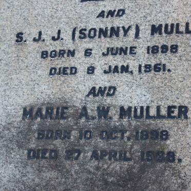 MULLER S.J.J. 1898-1961 &amp;  Marie A.W. 1898-1968