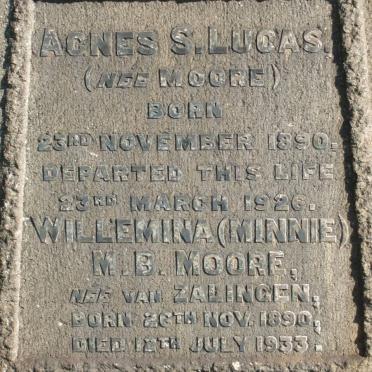 LUCAS Agnes S. nee MOORE 1890-1926 :: MOORE Willemina M.B. nee VAN ZALINGEN 1890-1933