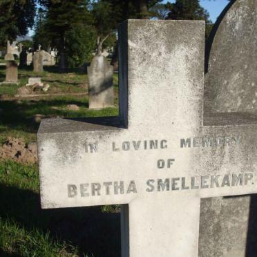 SMELLEKAMP Bertha 