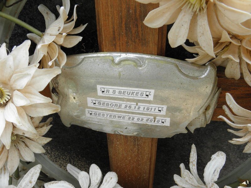 BEUKES R.S. 1911-2010