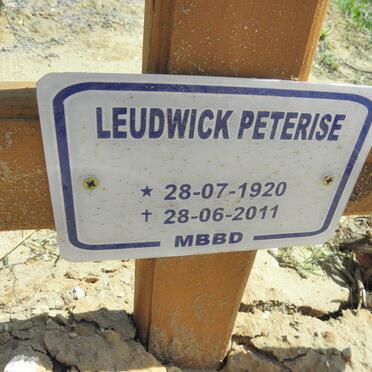 PETERISE Leudwick 1920-2011