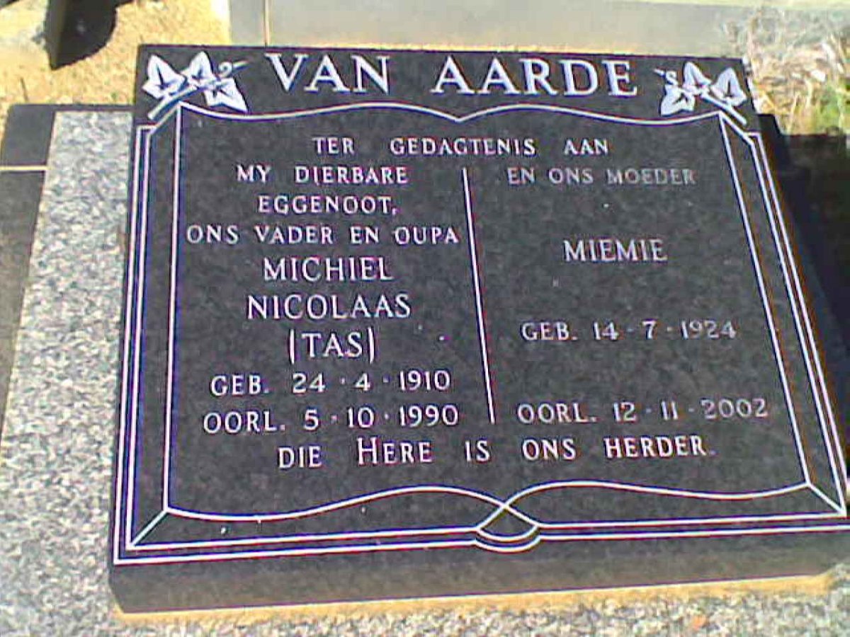 AARDE Michiel Nicolaas, van 1910-1990 & Miemie 1924-2002