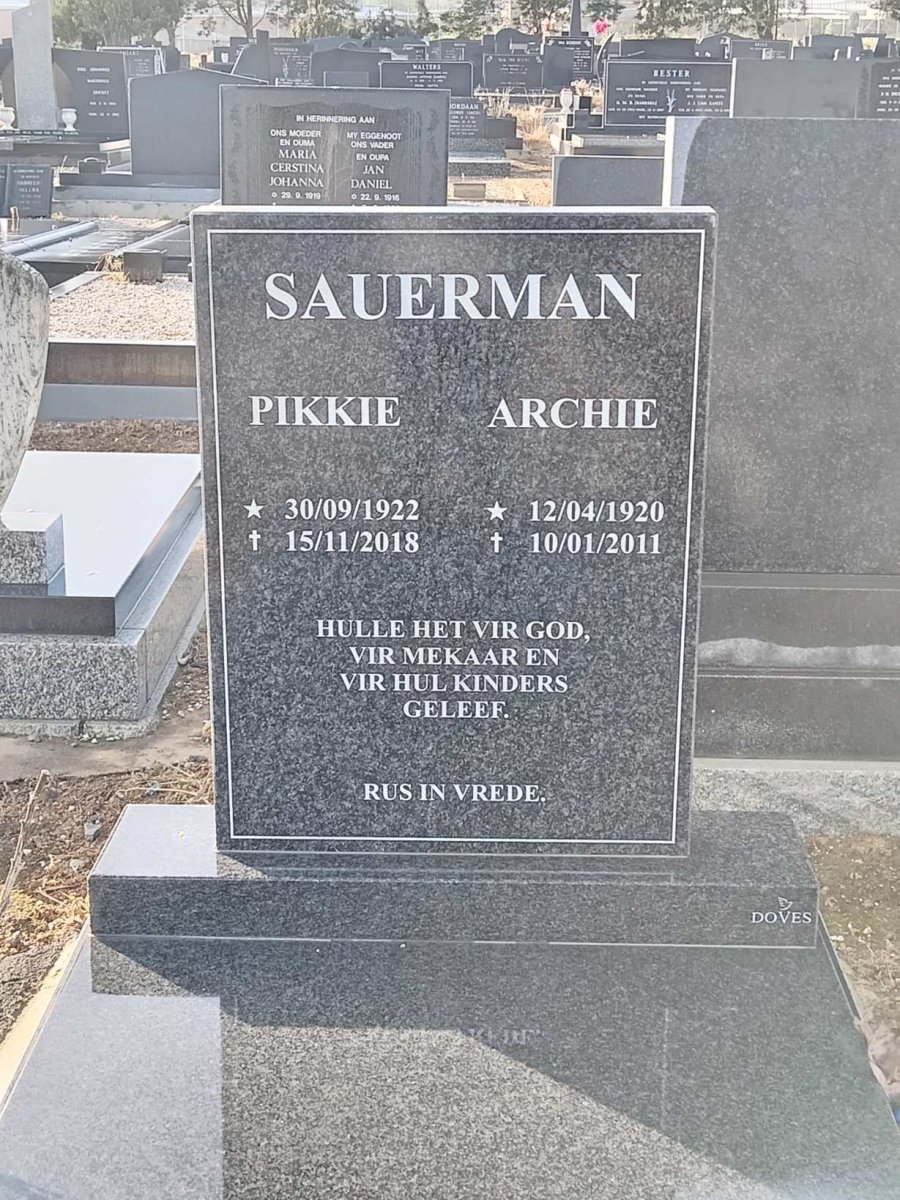 SAUERMAN Archie 1920-2011 & Pikkie 1922-2018