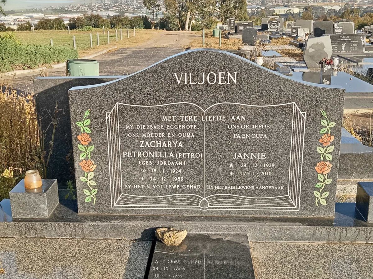 VILJOEN Jannie 1928-2010 & Zacharya Petronella JORDAAN 1924-1989