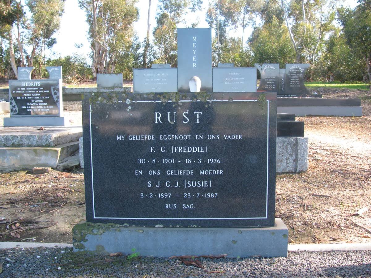RUST F.C. 1901-1976 &amp; S.J.C.J. 1897-1987