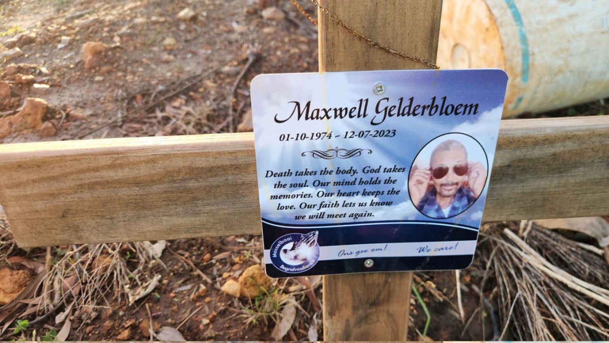 GELDERBLOEM Maxwell 1974-2023