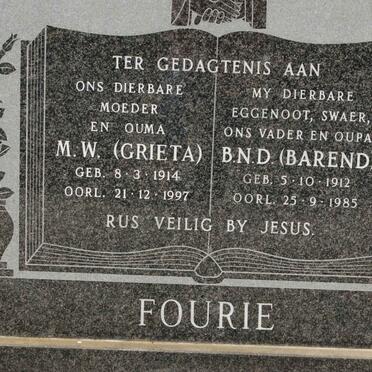 FOURIE B.N.D. 1912-1985 &amp; M.W. 1914-1997