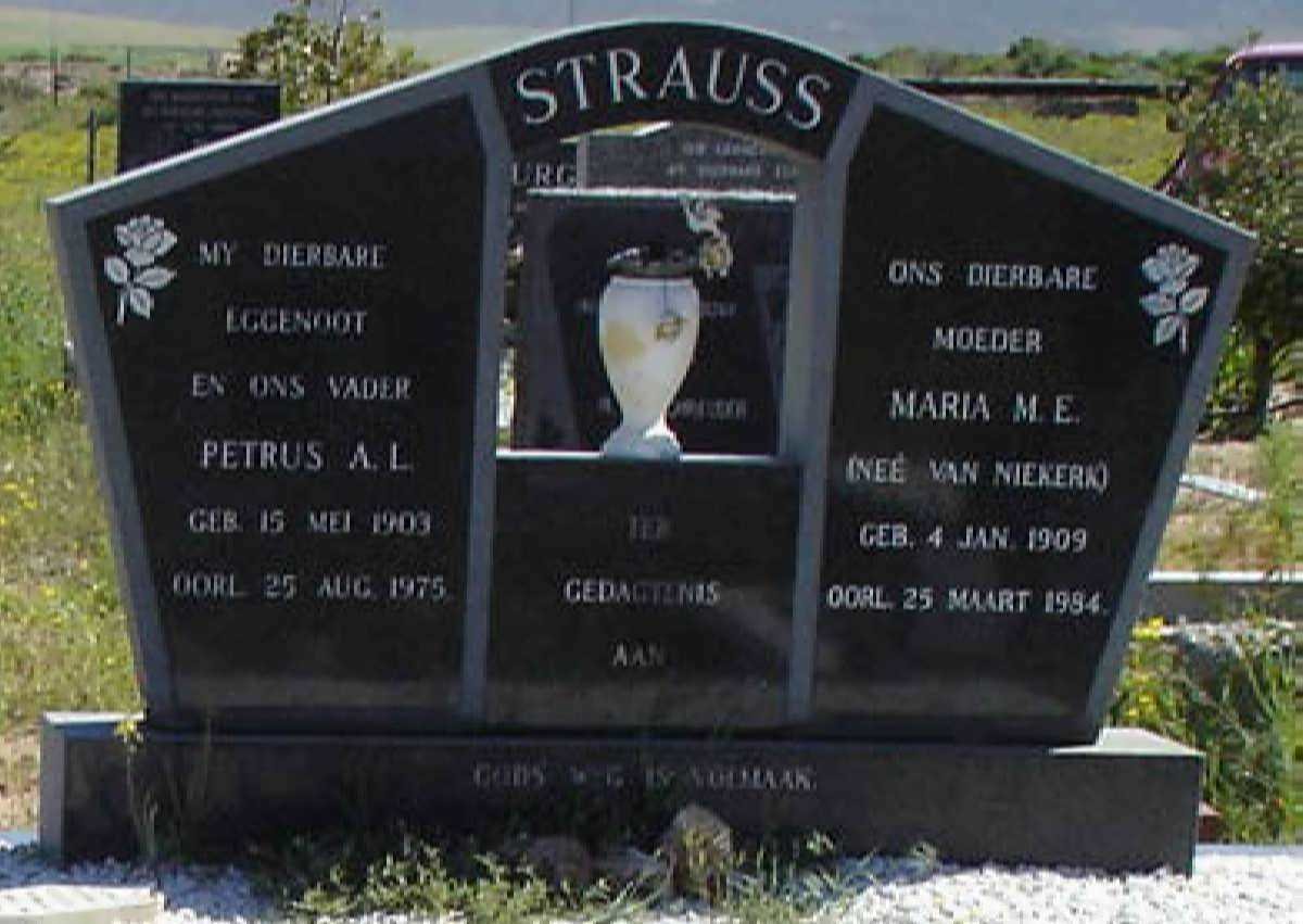 STRAUSS Petrus A.L. 1909-1975 & Maria M.E. van Niekerk 1909-1954