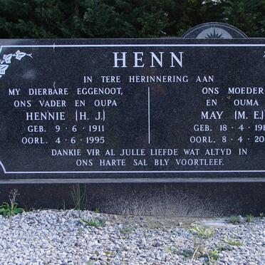 HENN H.J. 1911-1995 &amp; M.E. 1913-2000