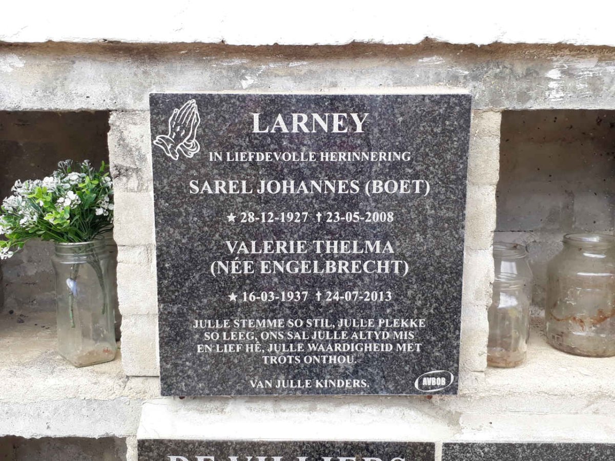 LARNEY Sarel Johannes 1927-2008 &amp; Valerie Thelma ENGELBRECHT 1937-2013