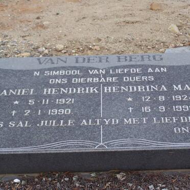 BERG Daniel Hendrik, van der 1921-1990 &amp; Hendrina Maria 1924-1999