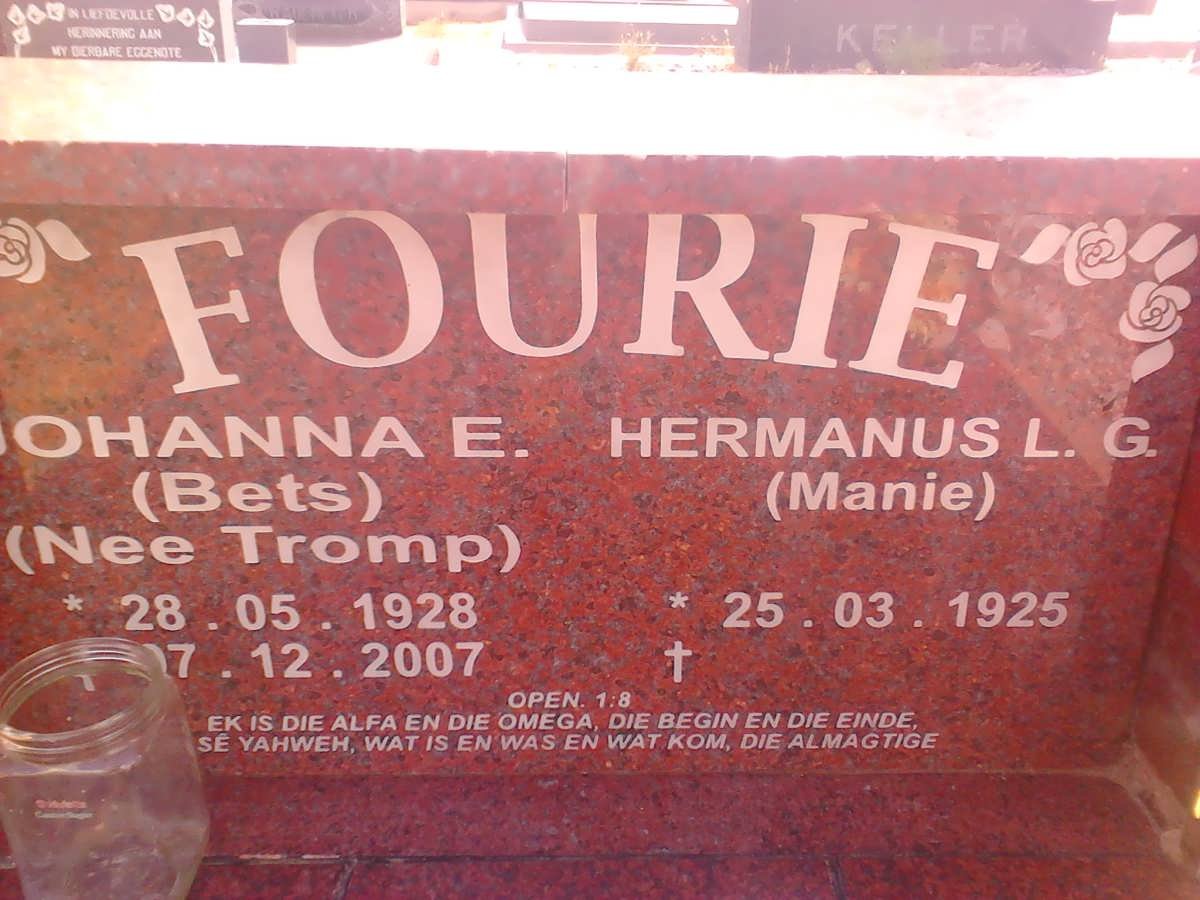 FOURIE Hermanus L.G. 1925- &amp; Johanna E. TROMP 1928-2007