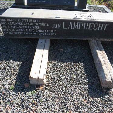 La - Surnames starting with the letters La