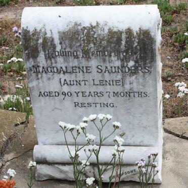 SAUNDERS Magdalena