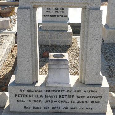RETIEF Petronella nee BEYERS 1875-1940