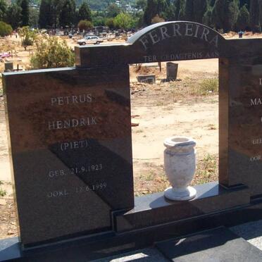 FERREIRA Petrus Hendrik 1923-1999 &amp; Louisa Magrietha 1929-2006