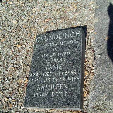 GRUNDLINGH Fanie 1920-1994 &amp; Kathleen DOYLE