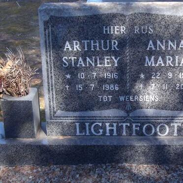 LIGHTFOOT Arthur Stanley 1916-1986 & Anna Maria 1915-2008
