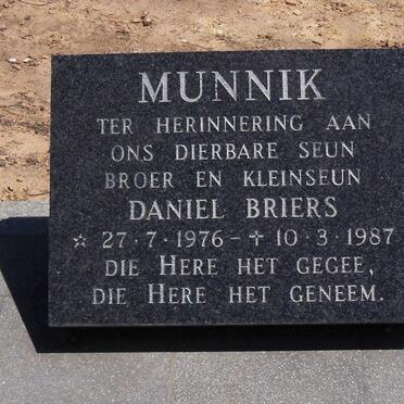 MUNNIK Daniel Briers 1976-1987