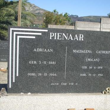 PIENAAR Adriaan 1881-1966 &amp; Magdalena Catherina MALAN 1891-1961