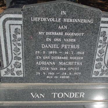 TONDER Daniel Petrus, van 1899-1968 &amp; Adriana Magretha VAN DER SPUY 1901-1979 
