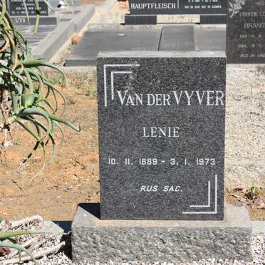 VYVER Lenie, van der 1889-1973