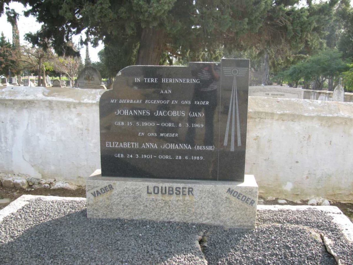 LOUBSER Johannes Jacobus 1900-1969 & Elizabeth Anna Johanna 1901-1989
