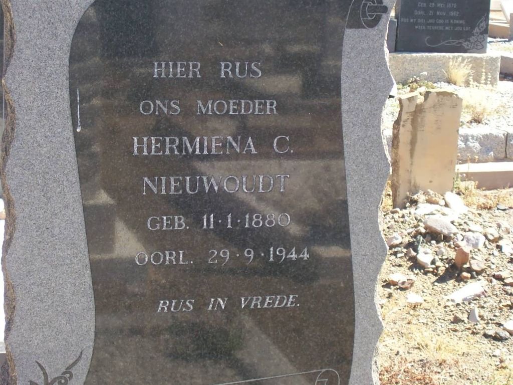 NIEUWOUDT Hermiena C. 1880-1944