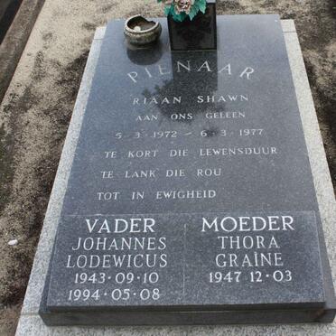 PIENAAR Johannes Lodewicus 1943-1994 &amp; Thora Graine 1947-