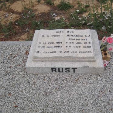 RUST M.C. 1914-2003 &amp; Johanna E.J. BASSON 1916-1995