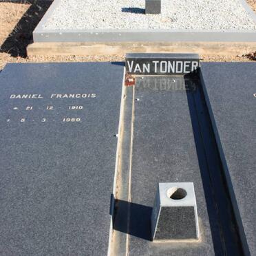 TONDER Daniel Francois, van 1910-1980 &amp; Cornelia STEYN 1904-1991