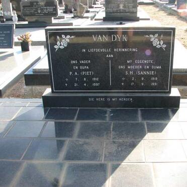 DYK P.A., van 1912-1997 &amp; S,H, 1919-1991