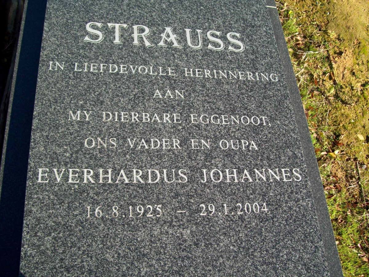 STRAUSS Everhardus Johannes 1925-2004