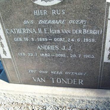 TONDER Andries J.J., van 1882-1965 &amp; Catherina H.E. VAN DER BERGH 1889-1959