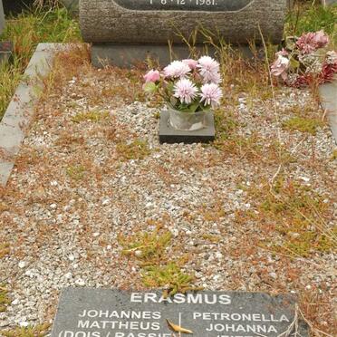 ERASMUS Emma S.G. nee PANSEGROUW 1908-1981 :: ERASMUS Johannes Mattheus 1931-2009 &amp; Petronella Johanna 1929-2018