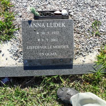 LUDEK Anna 1922-2002