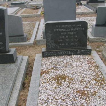 MOSTERT Johannes Hermanus 191?-19?3 &amp; Petronella Magritha SWART 1911-1981