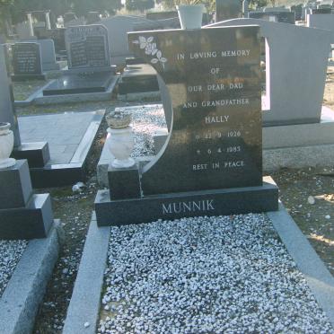 MUNNIK Hally 1926-1985